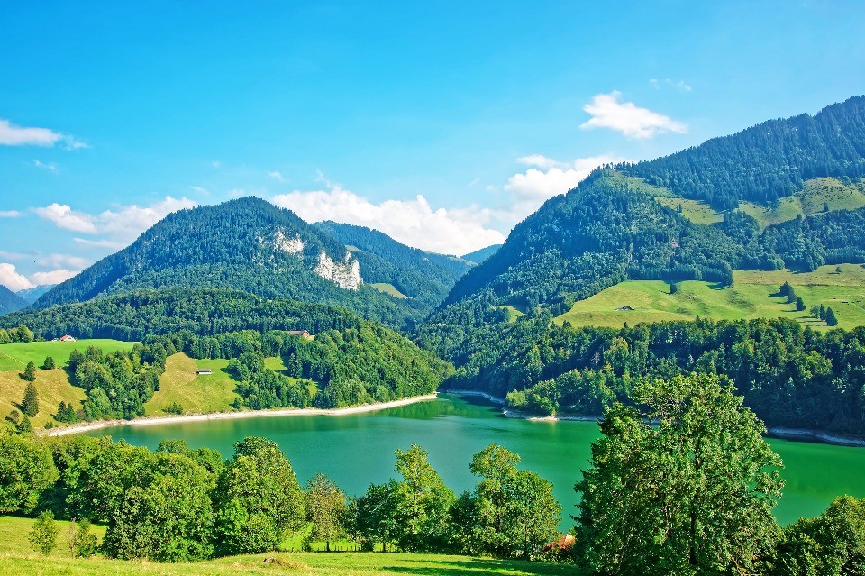 Immagine Shutterstock / Lago Montsalvens, Gruyère