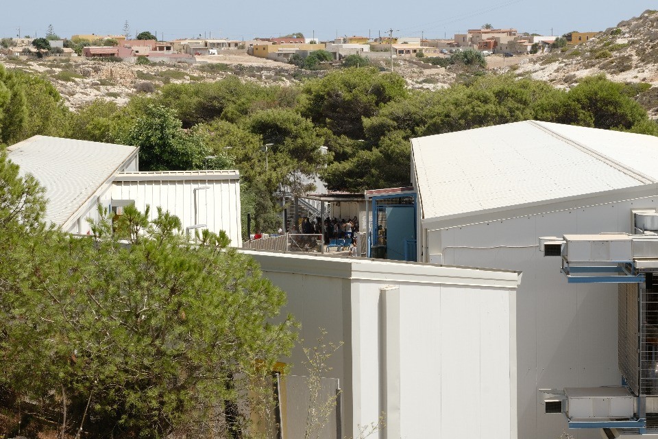 L'hotspot a Lampedusa. © Shutterstock