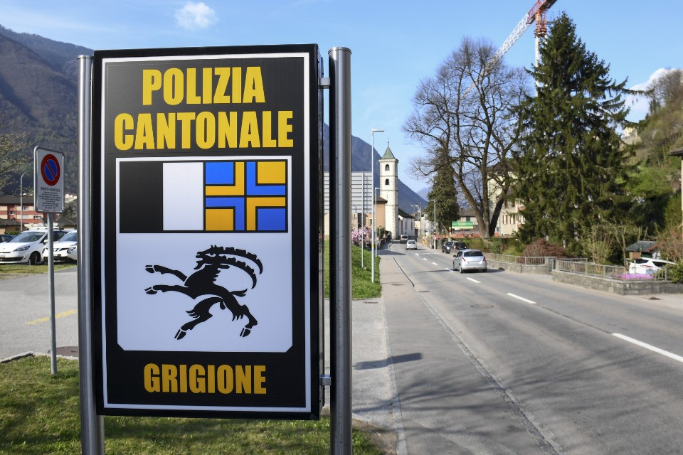 © Crinari