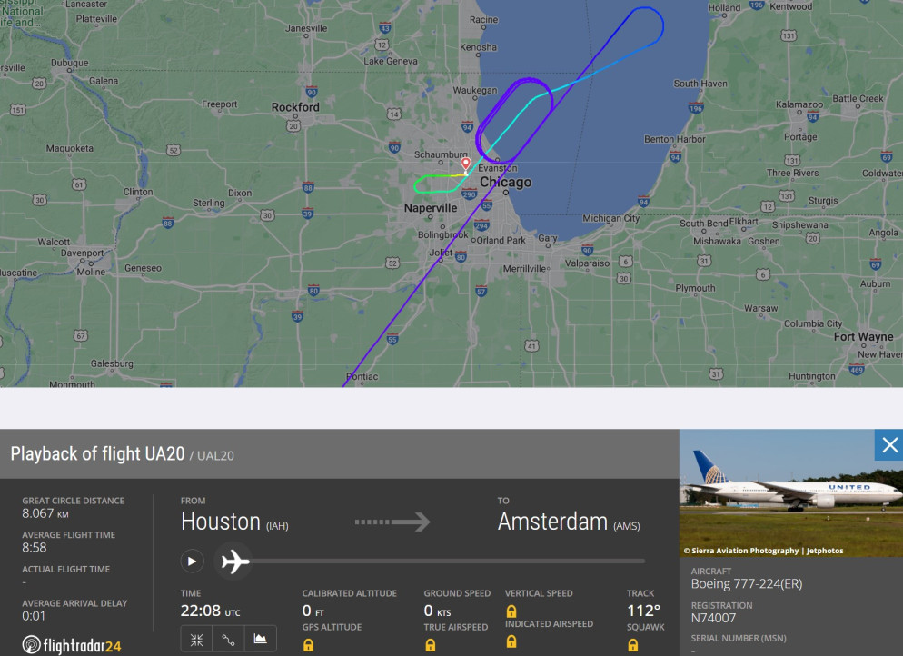 Il volo sorvola in cerchio Chicago per consumare carburante. Da Flightradar24