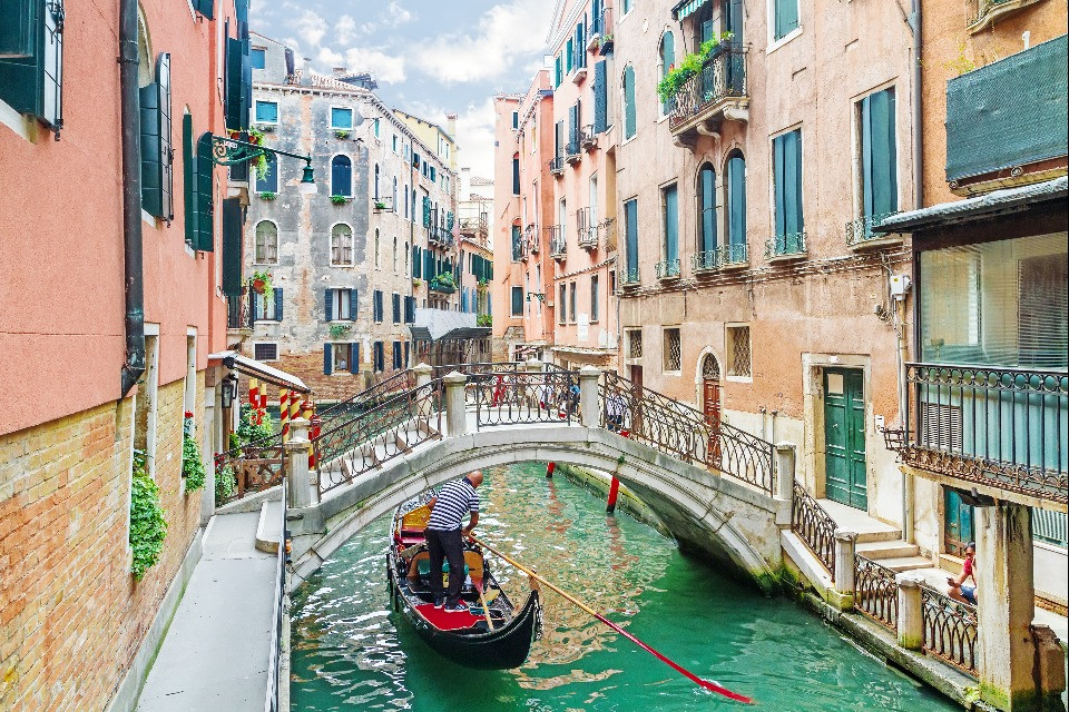 © Shutterstock