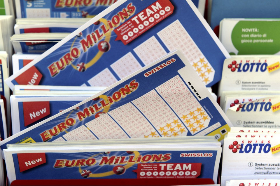 Schedine di Euro Millions e Lotto nel 2015. ©Fiorenzo Maffi