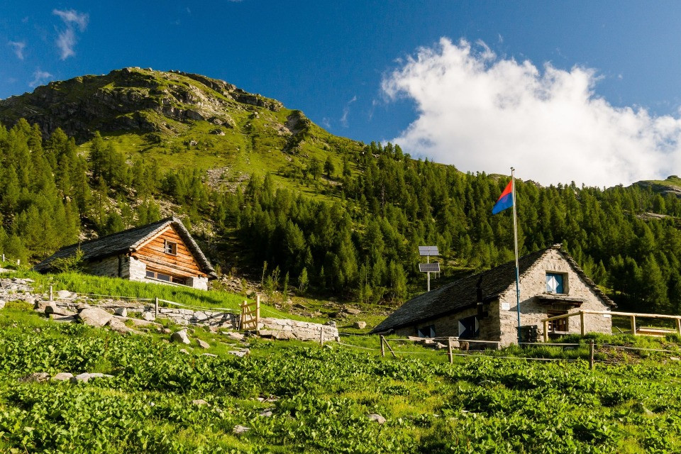 La capanna Alzasca del CAS. © Marco Volken