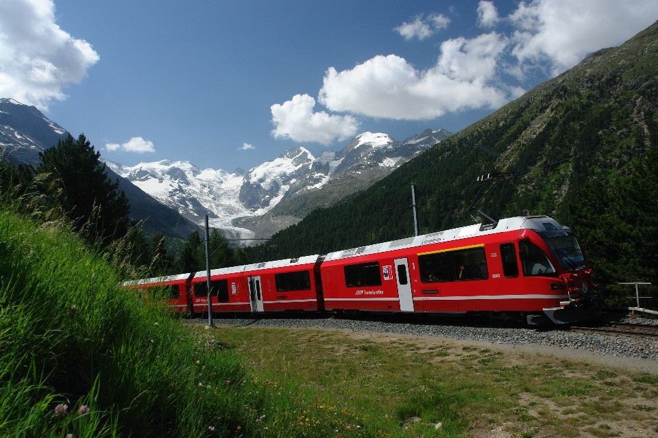 © Ferrovia retica