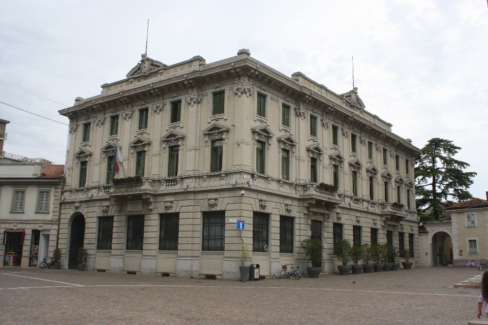 Il municipio di Gallarate. Immagine Wikimedia Commons