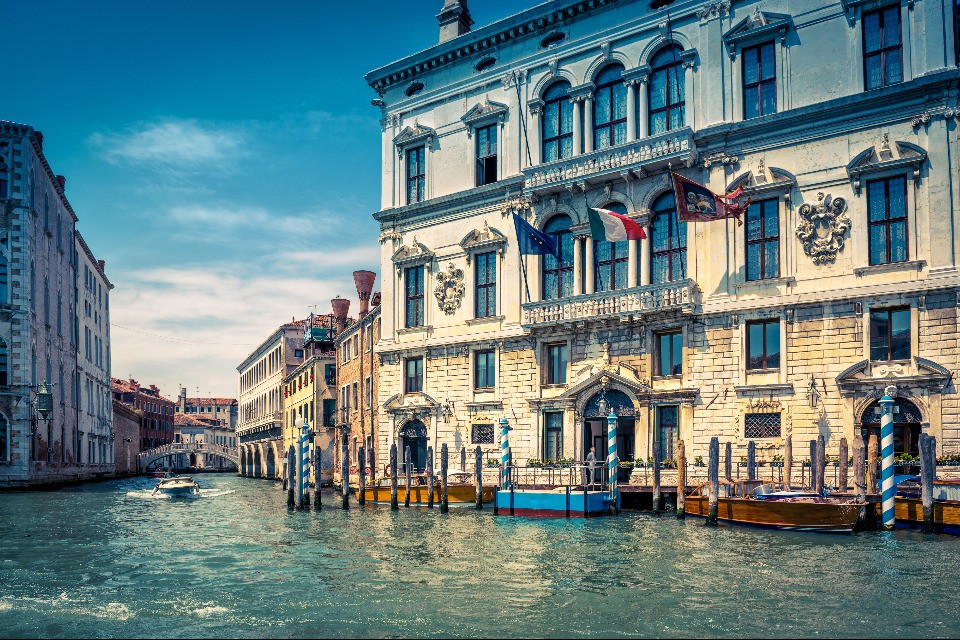 © Shutterstock
