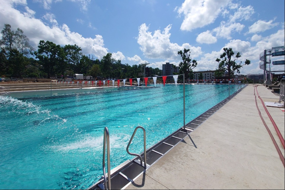 La piscina des Mélèzes