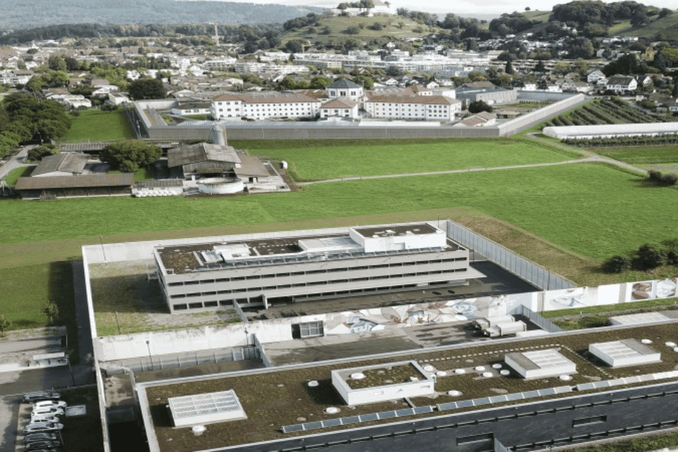 https://www.ag.ch/de/themen/recht-justiz/strafvollzug/justizvollzugsanstalt-lenzburg