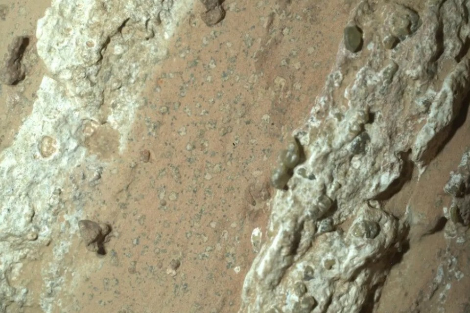 © NASA/JPL-Caltech/MSSS