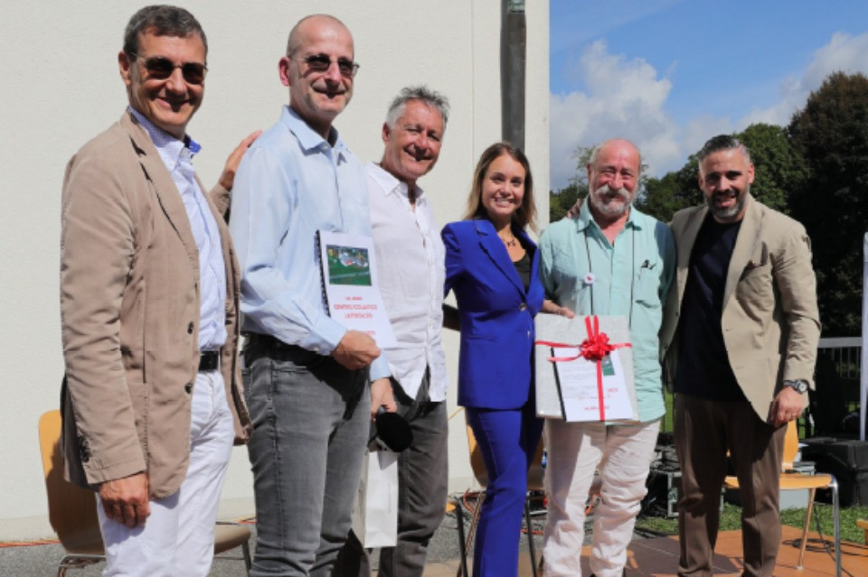 Da sinistra: Stefano Coduri (Sindaco), Davide Galli (politico), Renzo Zanotta (ex docente), Michaela Marmotta (Capo dicastero formazione), Pietro Ticozzi (ex docente), Nicolò Casolini