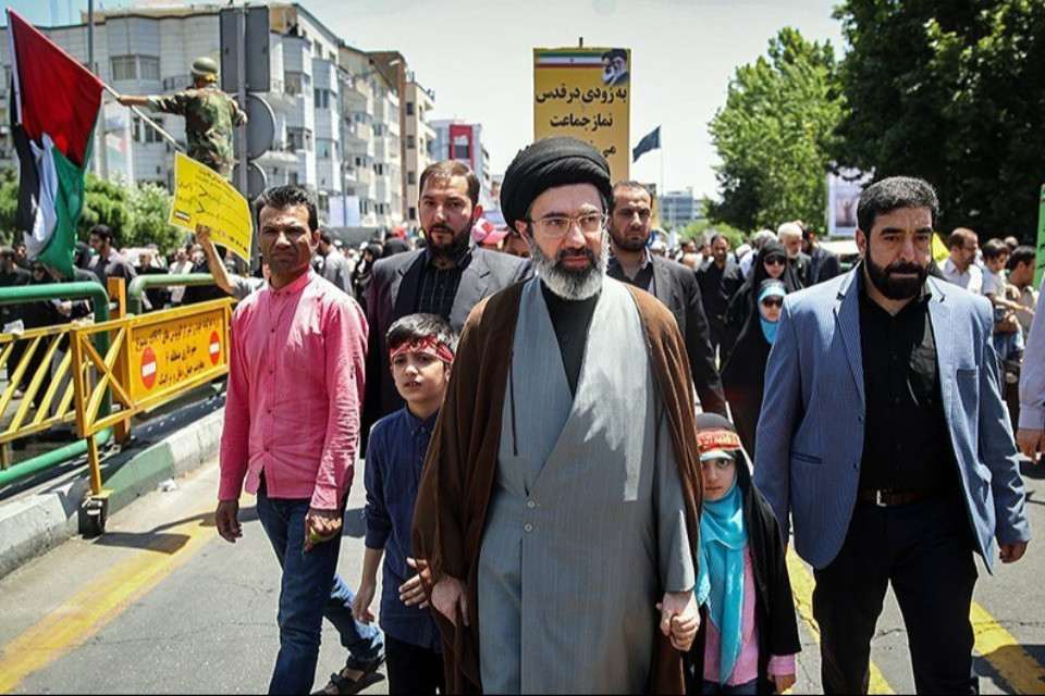Wikipedia - Tasnim News Agency / Mojtaba Khamenei and his children in Quds Day in 2018