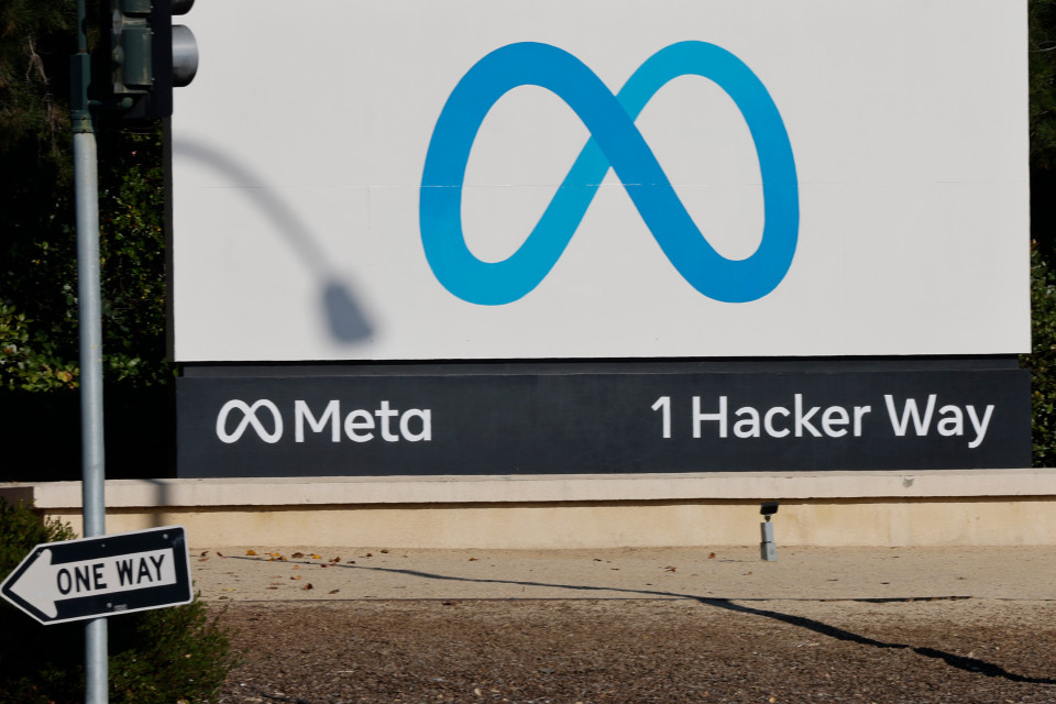 © EPA/JOHN G. MABANGLO