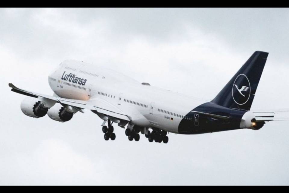 Lufthansa e l'Ukraine International Airlines sospendono i voli per Teheran