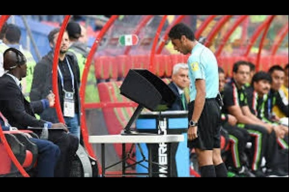 "La VAR non è ancora pronta per la prossima Champions"