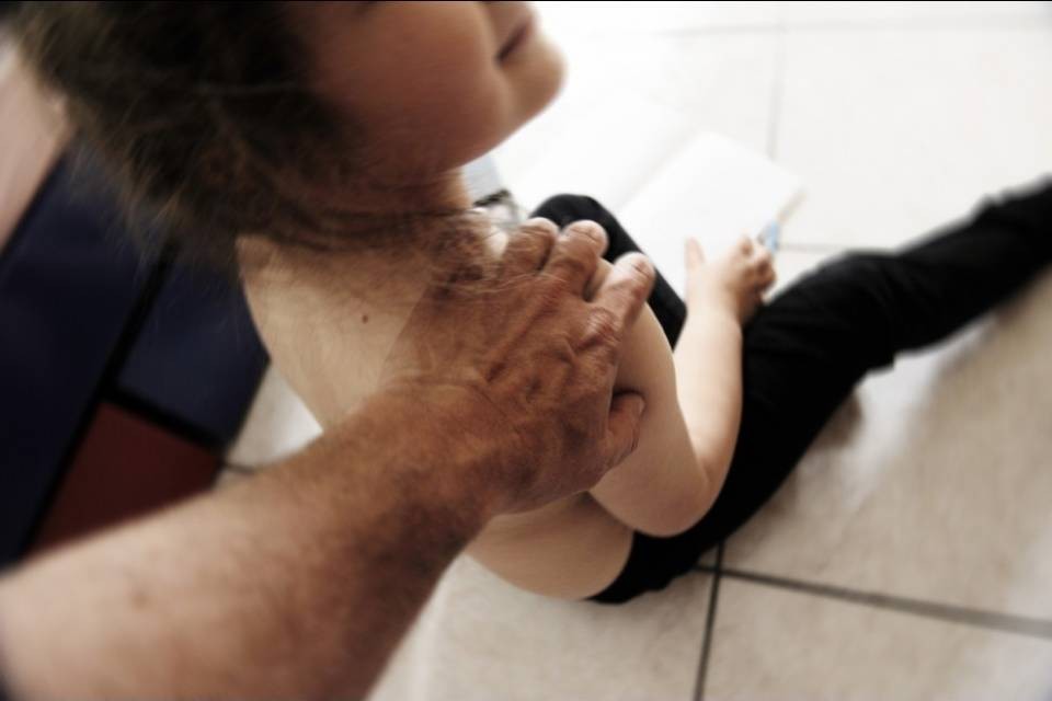 Pedofilo violentatore svizzero condannato a 9 anni