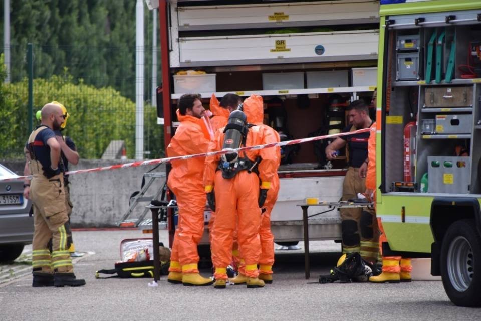 Fuoriuscita di sostanze chimiche in un'industria di Stabio