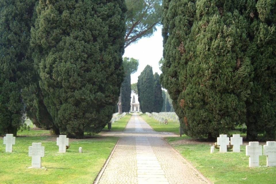 Bloccati nel cimitero a causa dell’ora legale