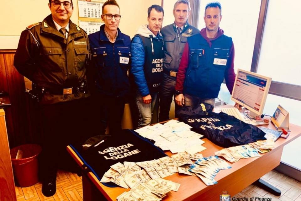 Ponte Tresa, sequestrati titoli e soldi per oltre 180mila euro