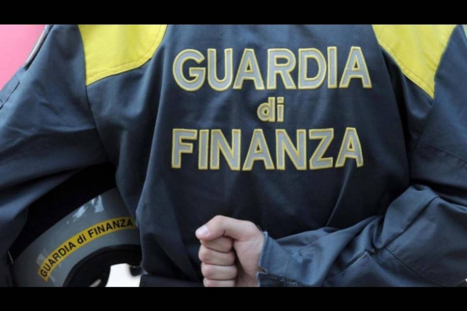 Evadeva il fisco con una finta residenza in Svizzera