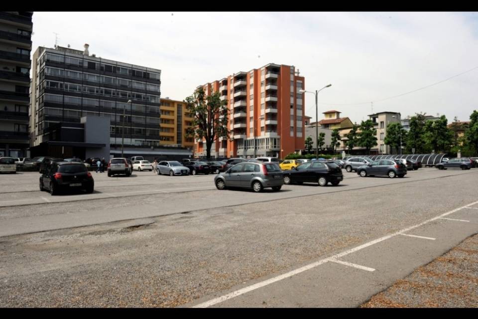 Se il parcheggio è libero ti avviso