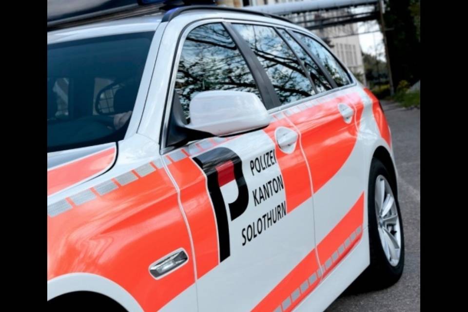 Grave fatto di sangue a Trimbach: 22enne aggredisce i genitori e il fratello