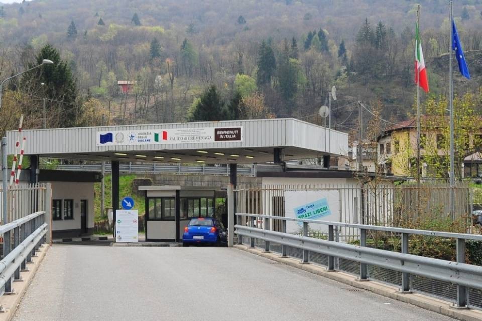 La chiusura dei valichi approda a Milano
