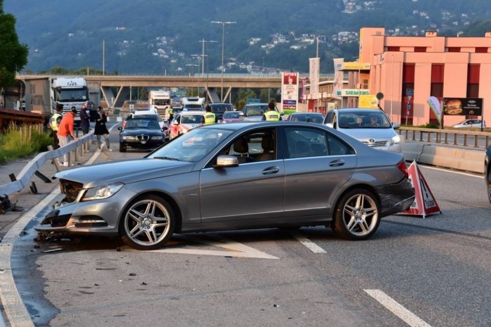 Scontro tra due auto a Sant'Antonino