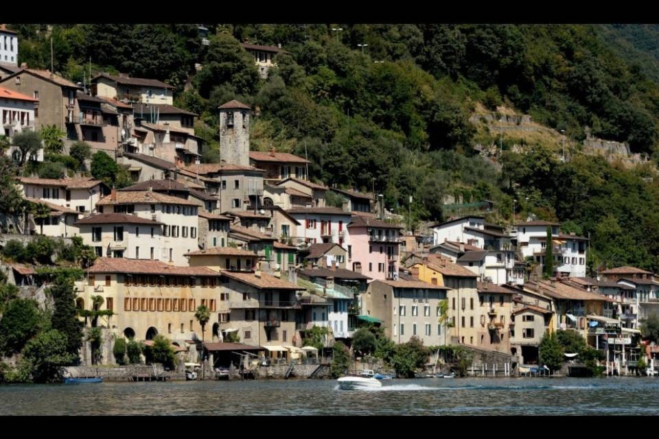 Blitz nei cantieri di Gandria e Croglio