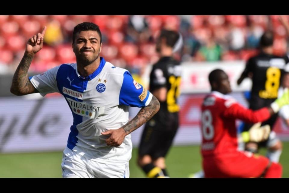 Caio lascia le cavallette