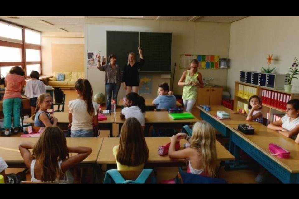 La Svizzera devolverà più soldi per l’educazione mondiale