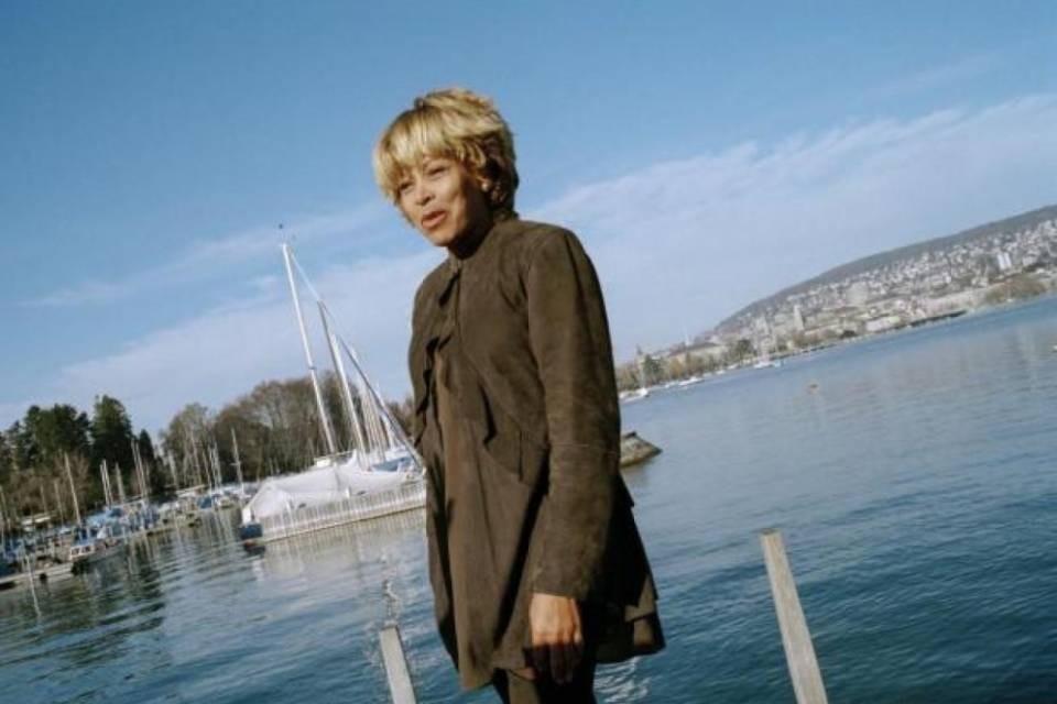 Tina Turner lascia la Svizzera?