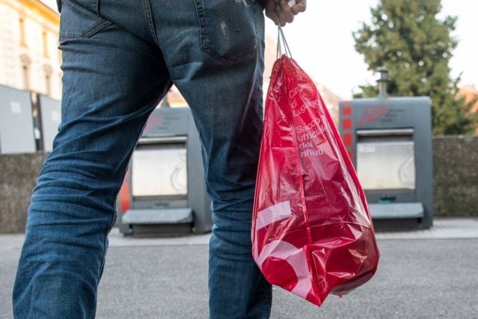 Ogni Svizzero produce 703 chili di rifiuti all'anno