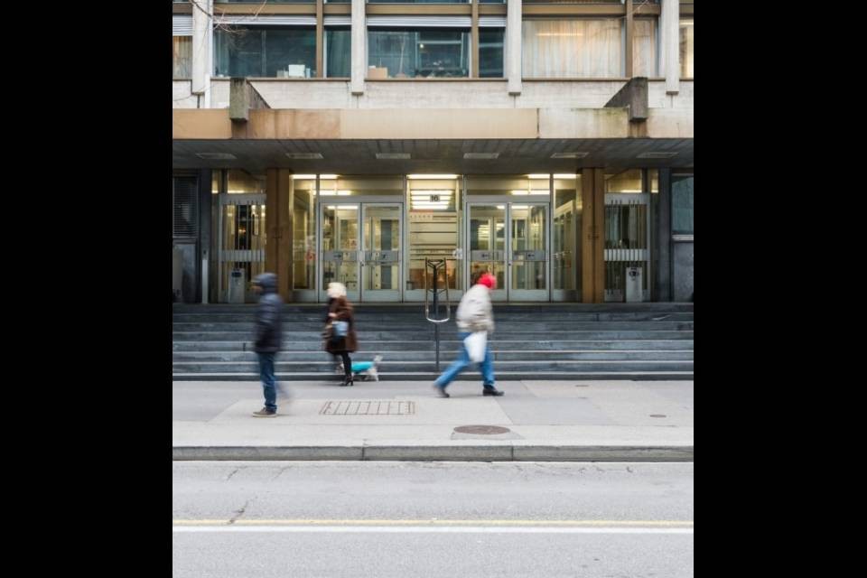 Chirurgo gonfiava le fatture, dieci mesi di carcere sospesi