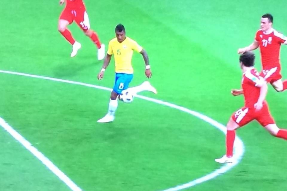La Seleçao spedisce a casa la Serbia