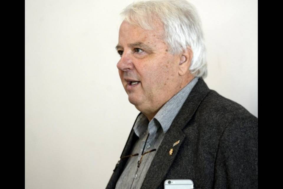 "Il Governo ci invia da Ponzio a Pilato"