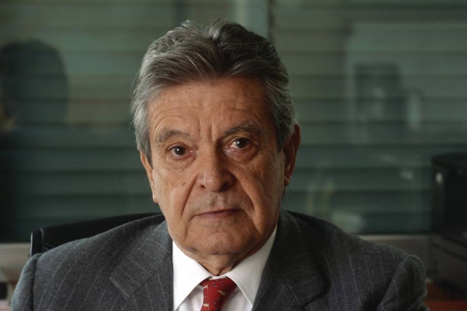 "600 franchi a chi mi trova 200 firme"