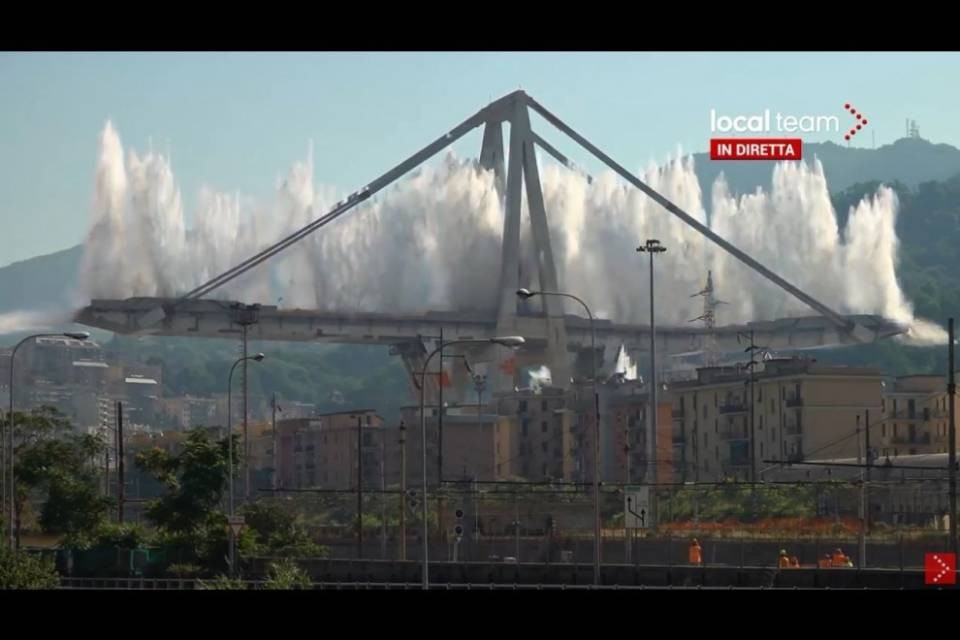 Il Ponte Morandi è stato demolito con successo