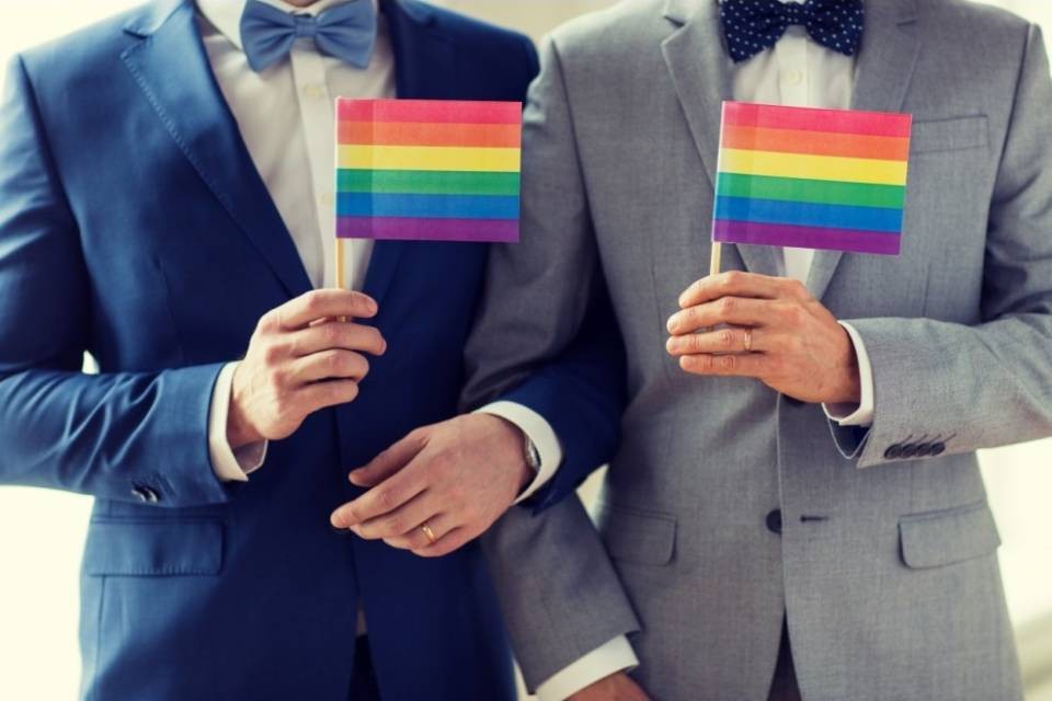 "Sì a matrimonio di coppie omosessuali"