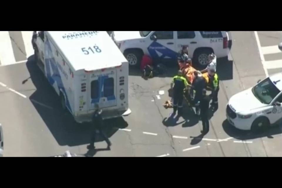 Follia a Toronto: furgone sui passanti, forse 5 morti