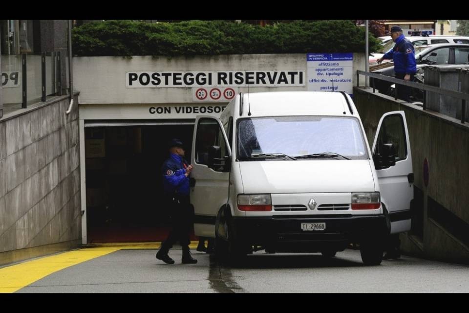 Vacilla la versione degli Ignorato