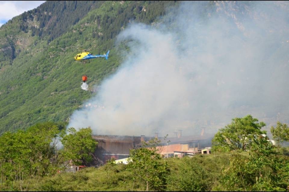 Fattoria in fiamme a Biasca