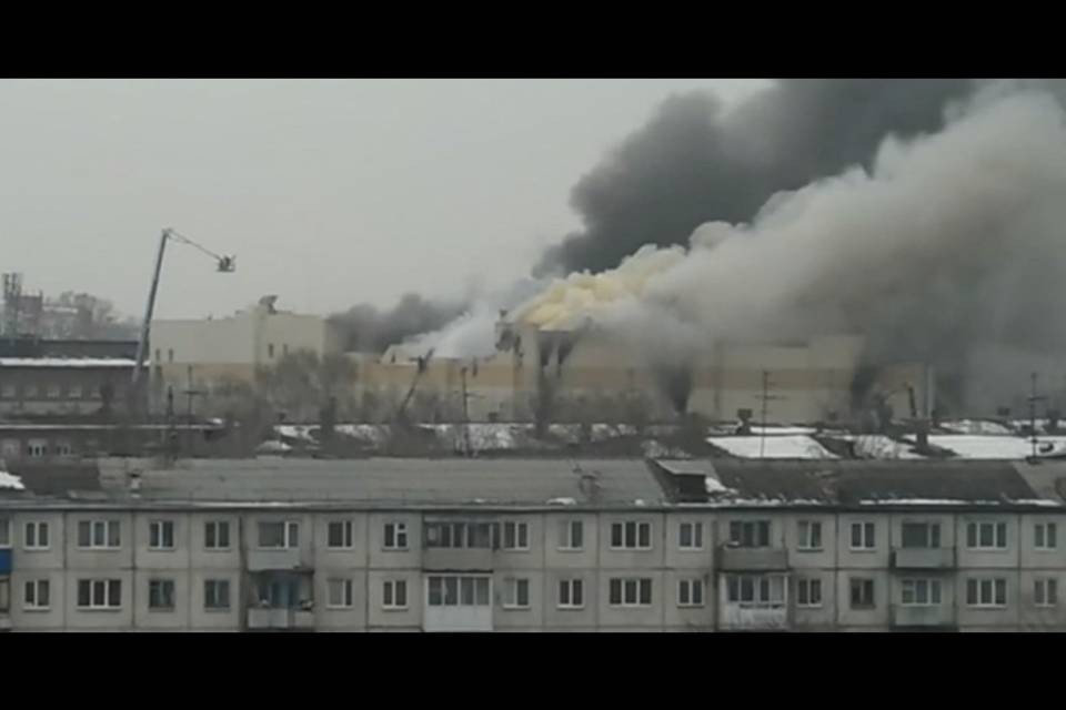 53 morti nell'incendio del centro commerciale siberiano