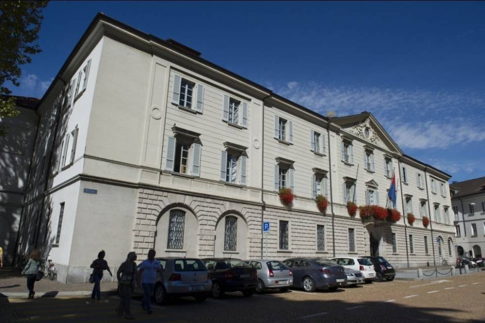 Via la nafta da Palazzo