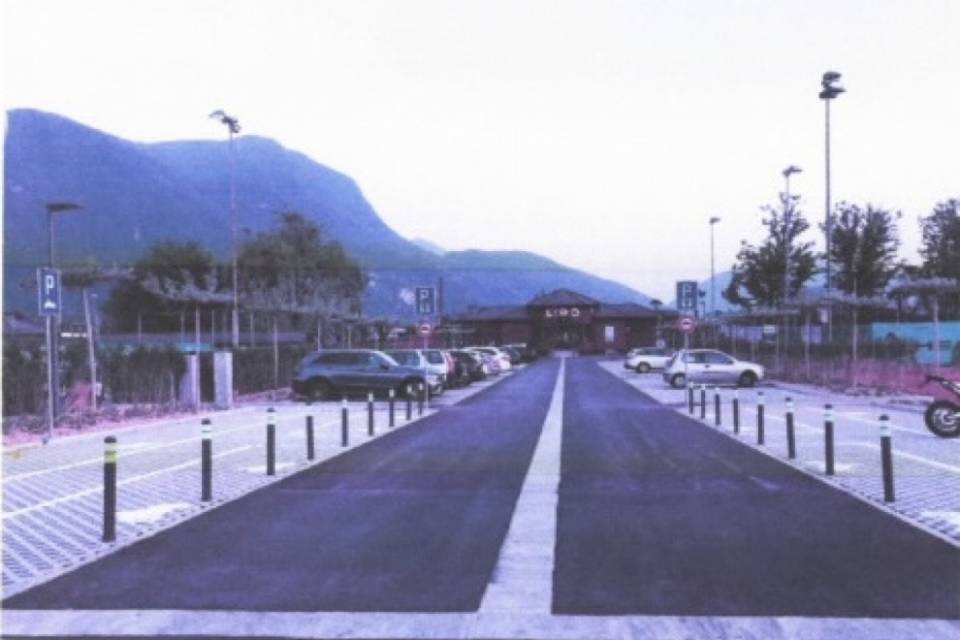 Disagi al traffico a Cassarate per i lavori di pavimentazione