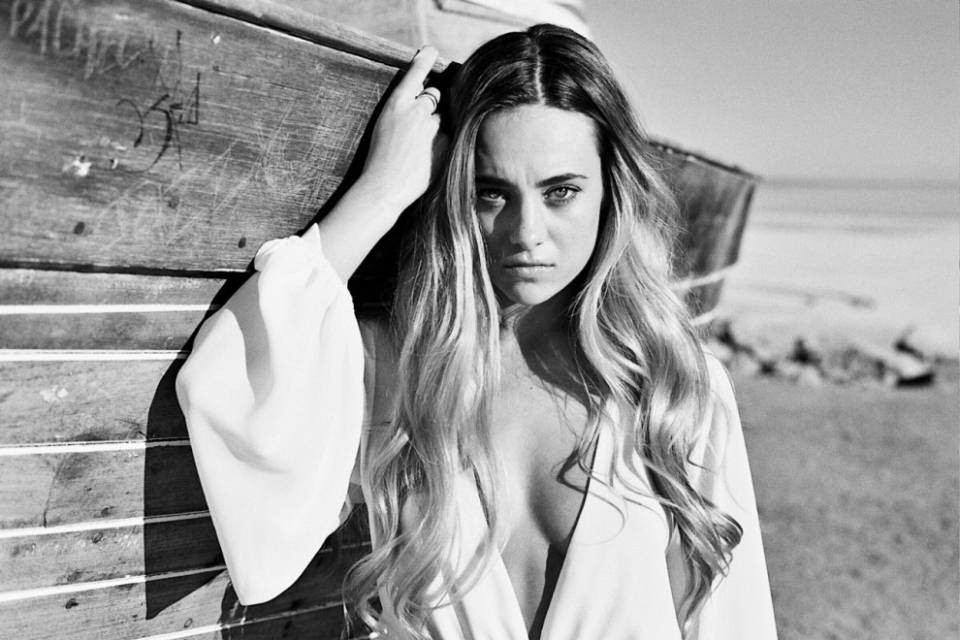 Il pantalone bianco per ogni forma del corpo