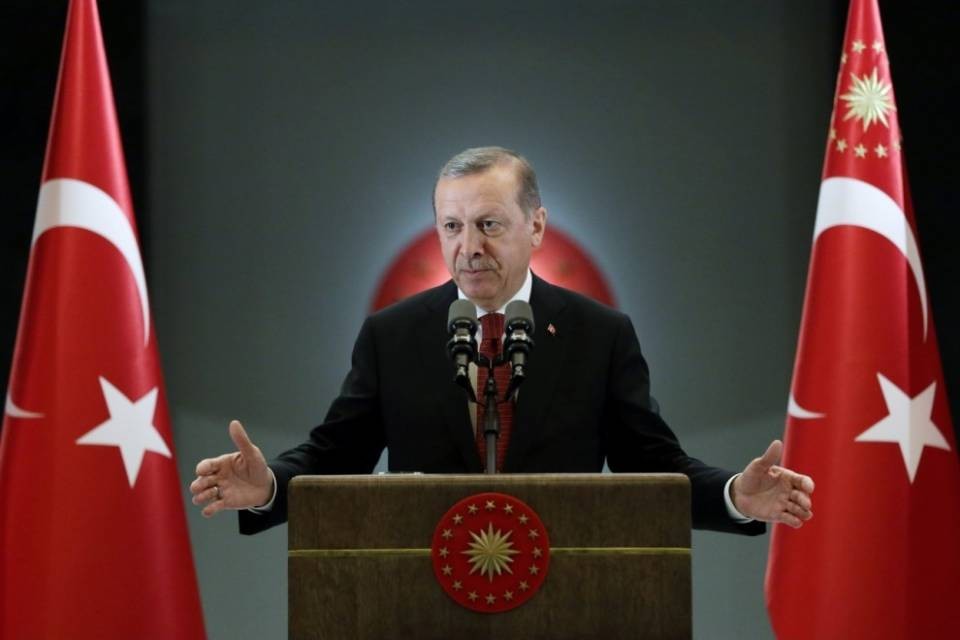 Erdogan cambia fuso orario