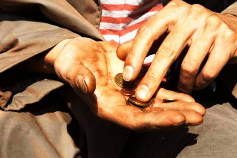 Una famiglia su due arriva a stento a fine mese