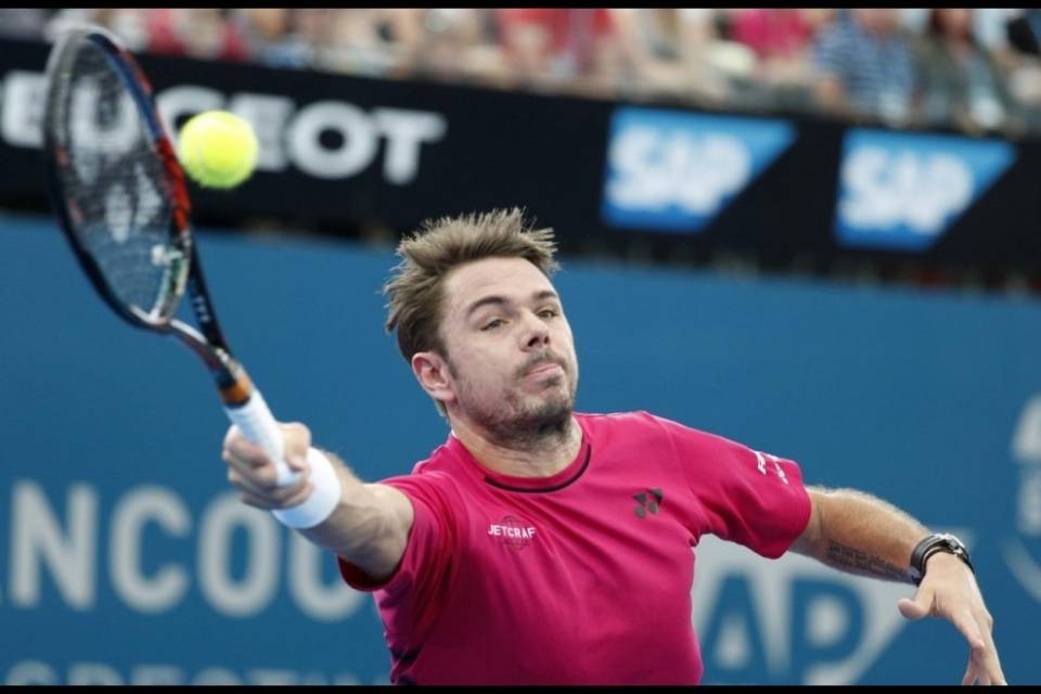 Wawrinka c'è, ma a fatica