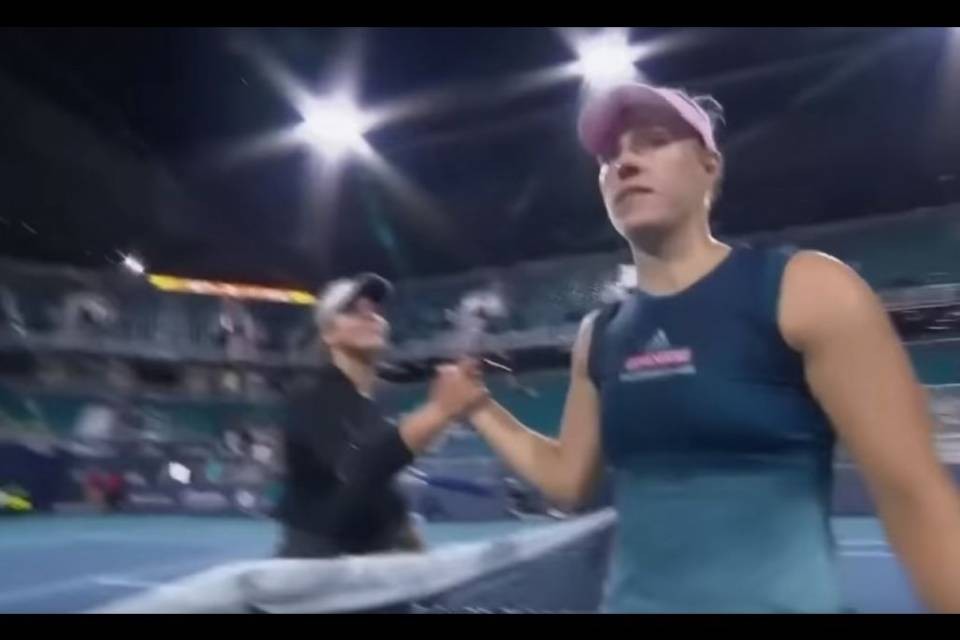 "Sei la più grande regina delle sceneggiate"