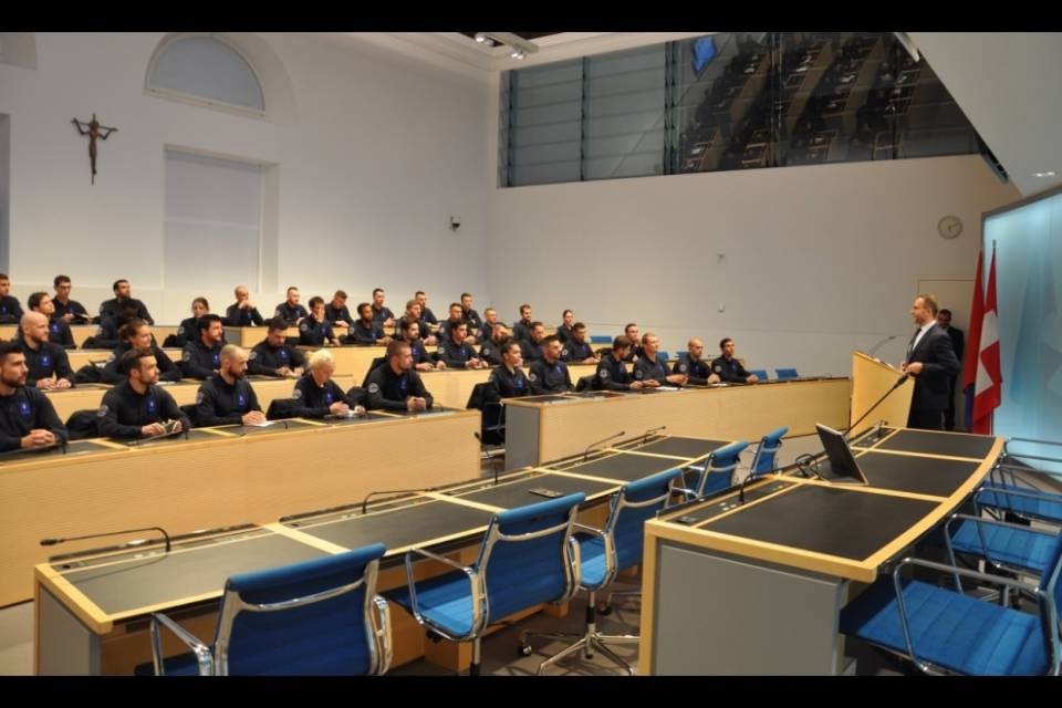 Gobbi incontra gli aspiranti agenti della Scuola di Polizia